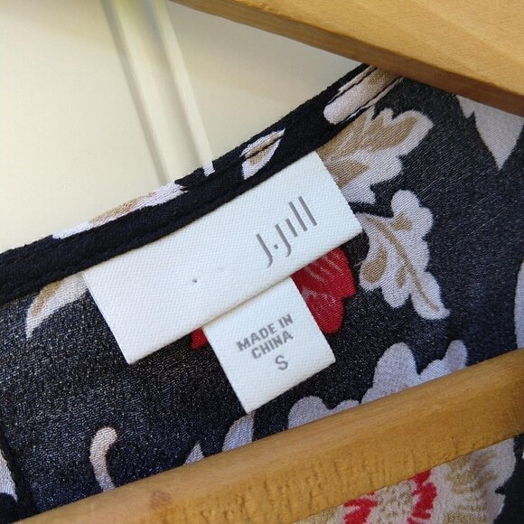J Jill Floral Print Blouse Size S Black Crepe 3/4 Sleeve 100% Rayon Round Neck - Picture 7 of 9